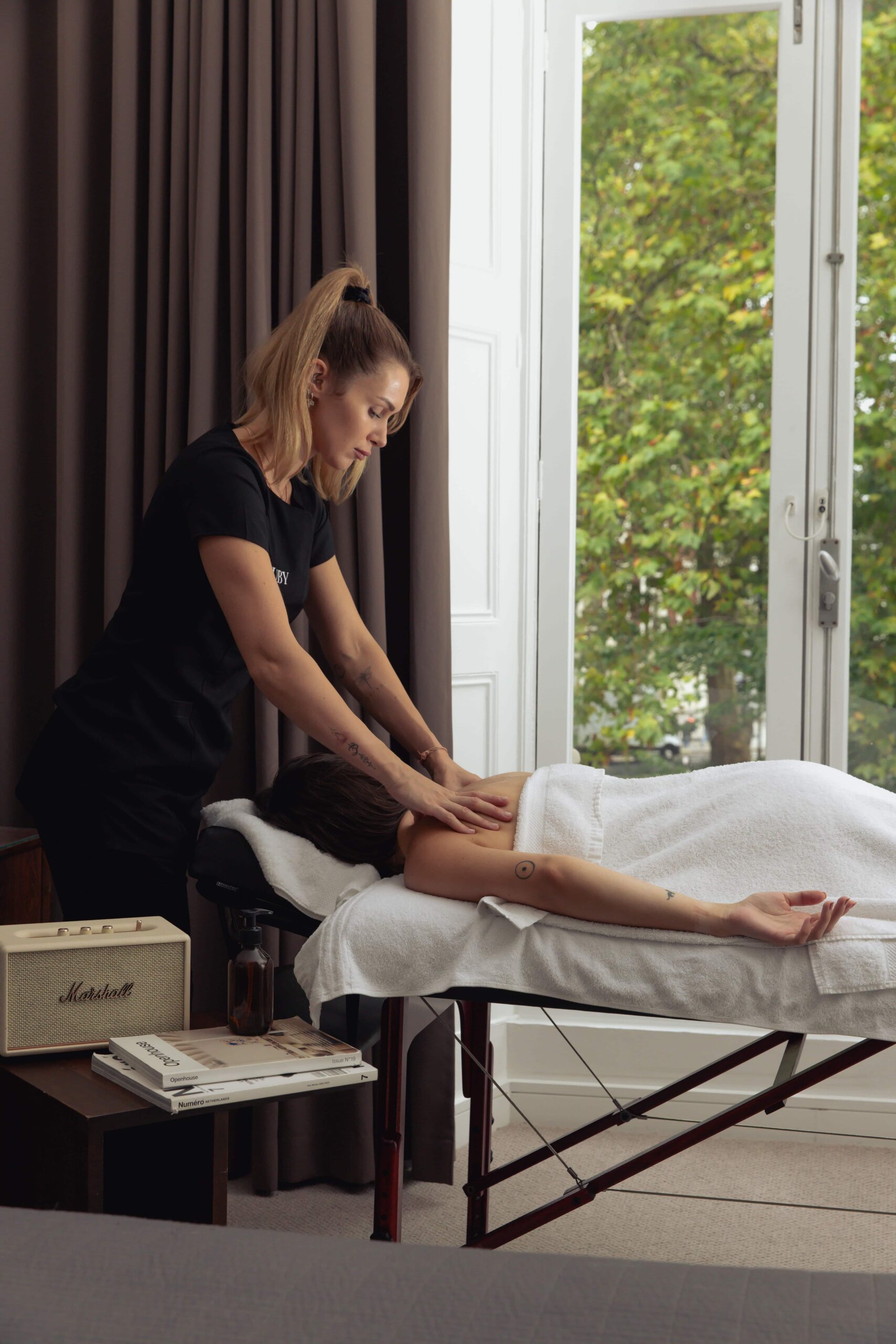 We’ve partnered with Ruuby, the leading beauty concierge app, to bring 5-star spa & beauty treatments straight to you. From deep-tissue massages to glow-boosting facials, relax in your own space.