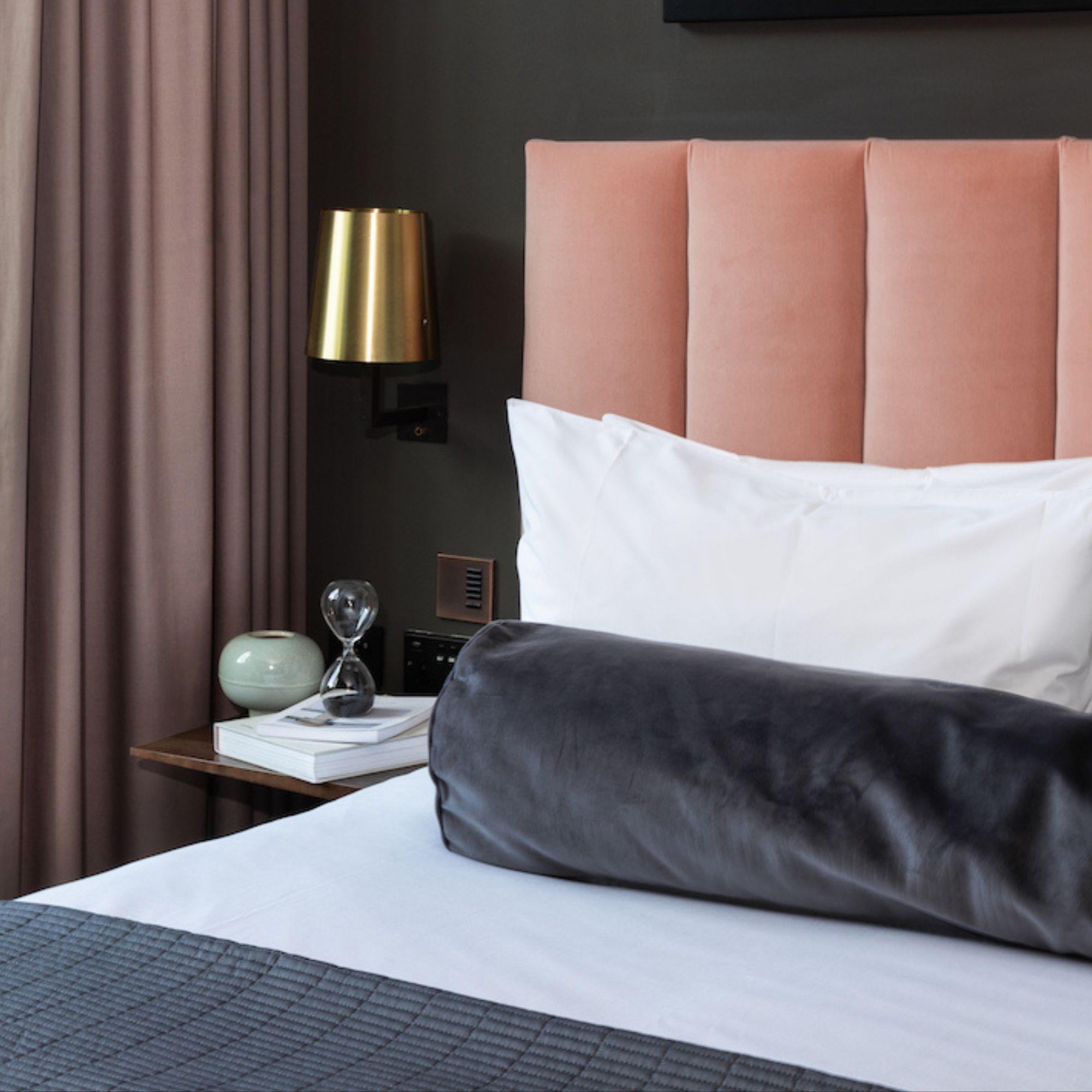 Just like a hotel, a daily refresh & weekly full clean are available to all our guests.
