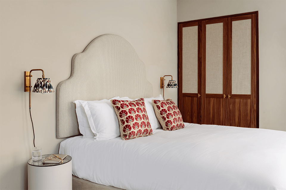 King's Wardrobe Duplex One Bed